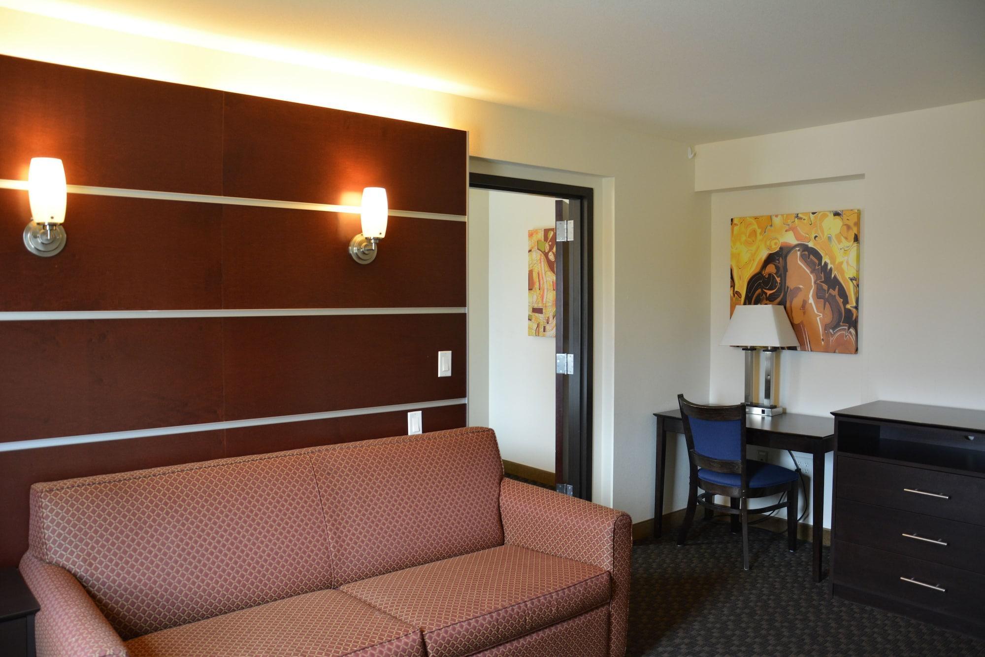 Days Inn & Suites By Wyndham Милуоки Экстерьер фото