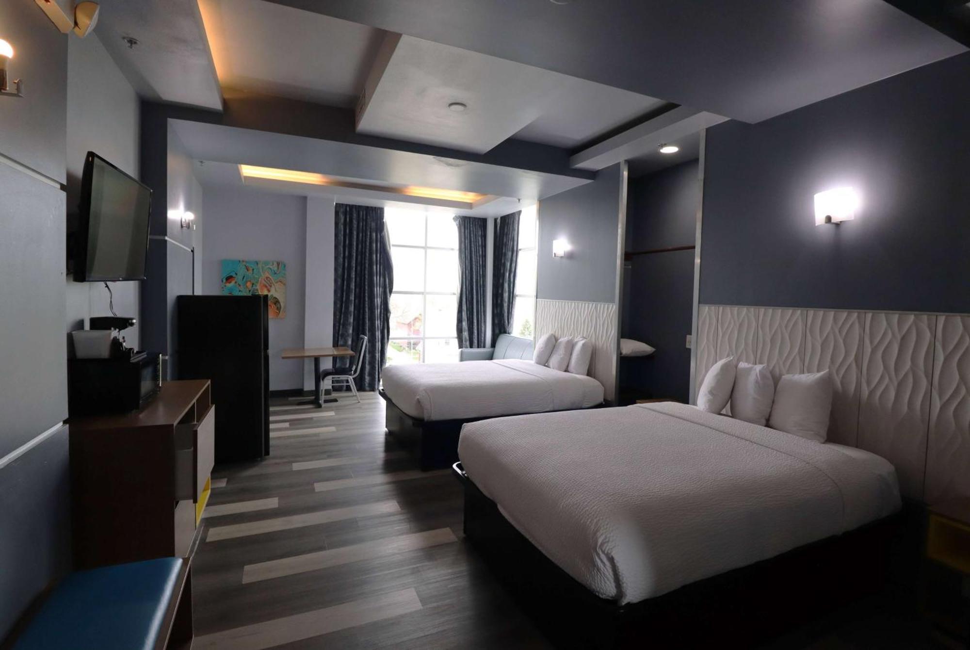 Days Inn & Suites By Wyndham Милуоки Экстерьер фото